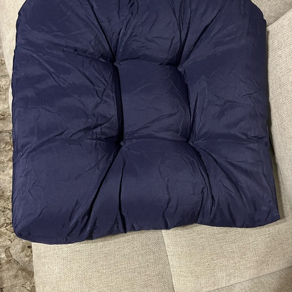 New Indoor Outdoor Tufted Seat Cushions for Patio Furniture - Picture 4 of 5